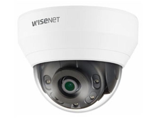 Wisenet QNV-6012R1 witte outdoor dome beveiligingscamera met 2MP lens en IR-nachtzicht.