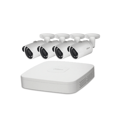 Witte Dahua 4-kanaals NVR met vier bijpassende witte bullet beveiligingscamera's voor professionele videobewaking.
