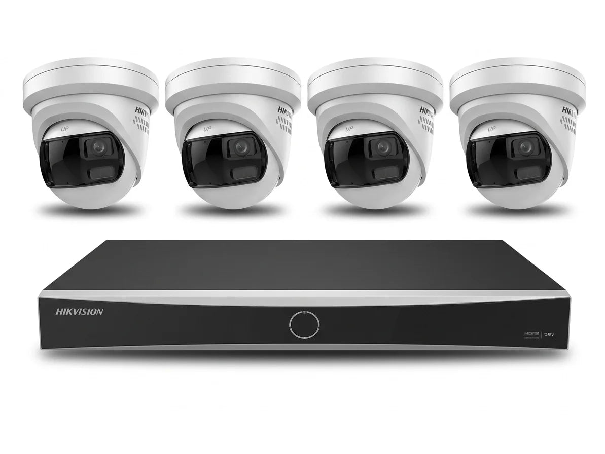 Hikvision 8-kanaals NVR met vier witte 8MP 180° panoramische turret camera's voor professionele beveiliging.