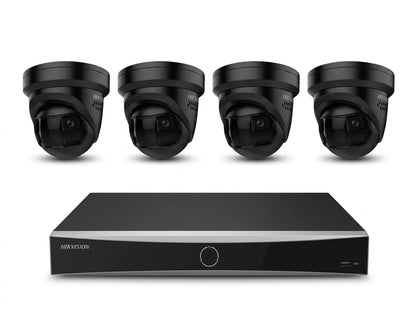 Hikvision 8-kanaals NVR en vier zwarte 8MP 180° panoramische turret camera's voor professionele beveiliging.