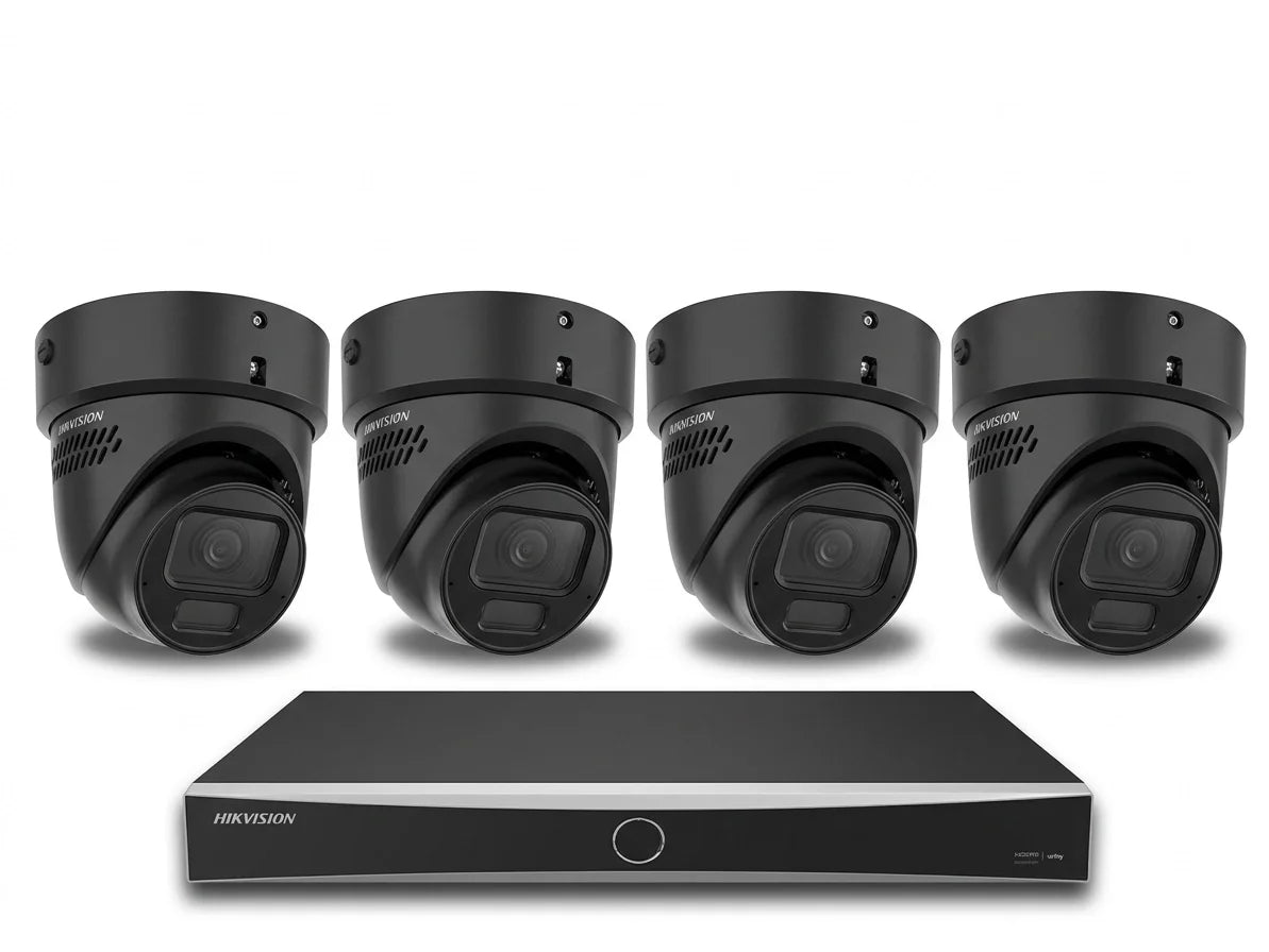 Hikvision 8-kanaals NVR met vier zwarte 8MP varifocale turret camera's.