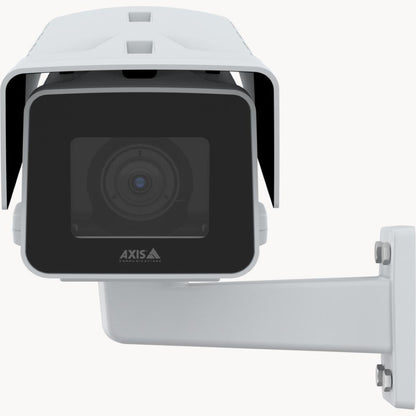 Witte Axis P1385-E robuuste 2MP box buitencamera met zonnekap en muurbevestiging voor extreme weersomstandigheden.