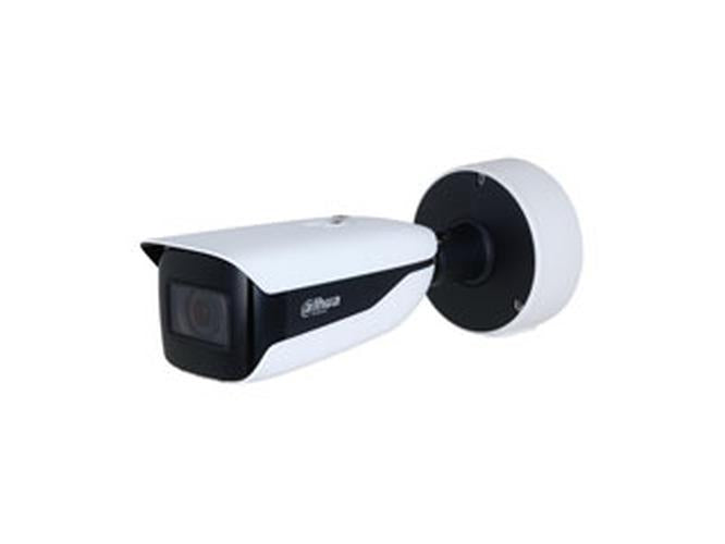 Witte Dahua 8MP 4K WizMind bullet camera met varifocale lens en robuuste IP67 behuizing voor professionele buitenbewaking.