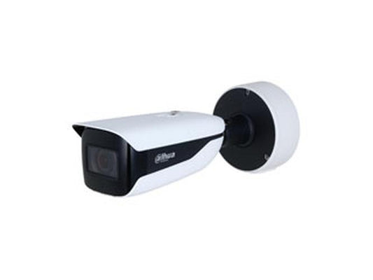 Witte Dahua 8MP 4K WizMind bullet camera met varifocale lens en robuuste IP67 behuizing voor professionele buitenbewaking.