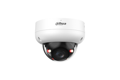 Witte Dahua WizSense mini dome beveiligingscamera met varifocale lens en dual-light verlichting.
