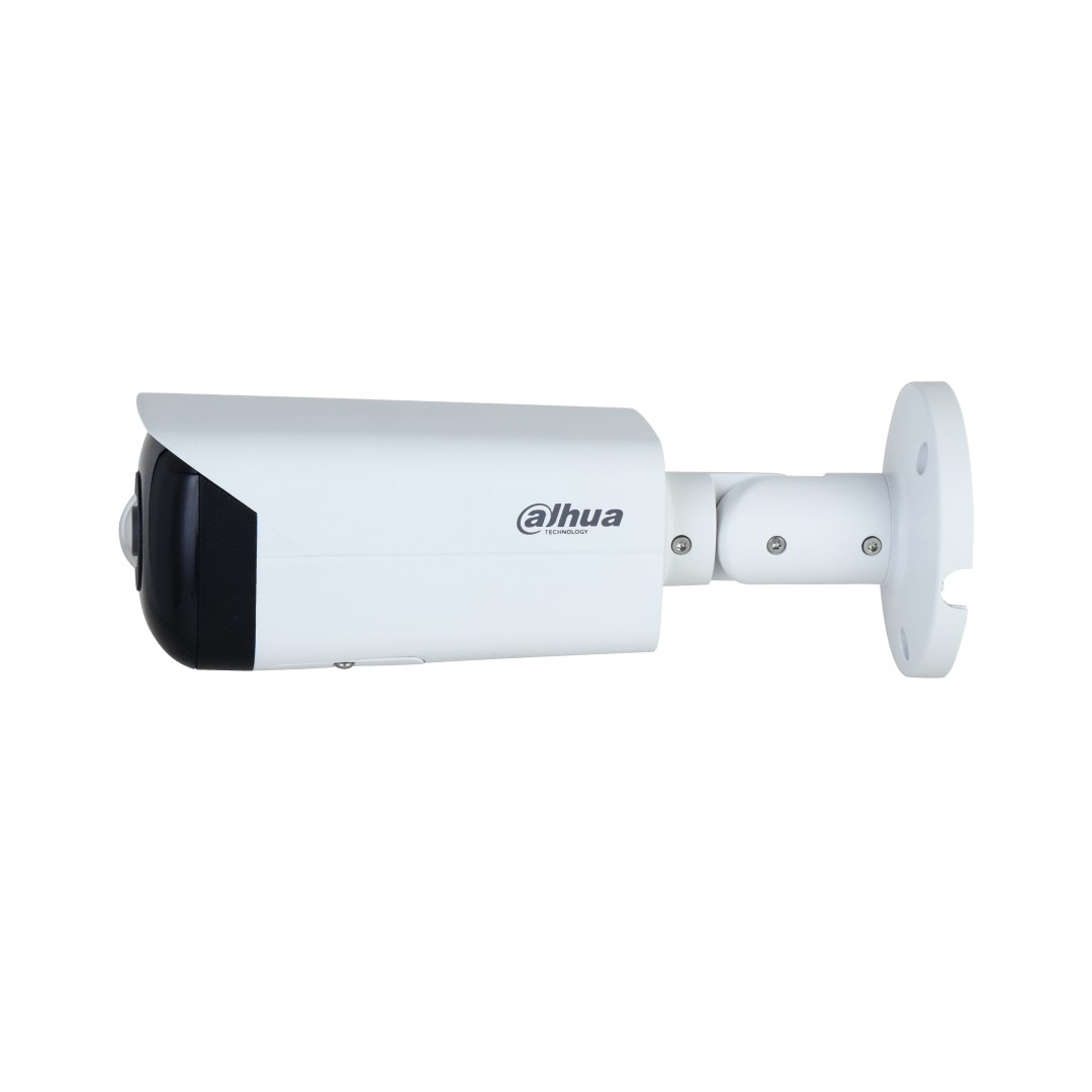Witte Dahua 4MP WizSense bullet camera met 180° panoramische lens en verstelbare muurbeugel op witte achtergrond.