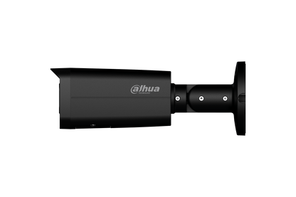 Zwarte Dahua 8MP WizSense bullet beveiligingscamera met verstelbare muurbeugel en Smart Dual Light technologie.