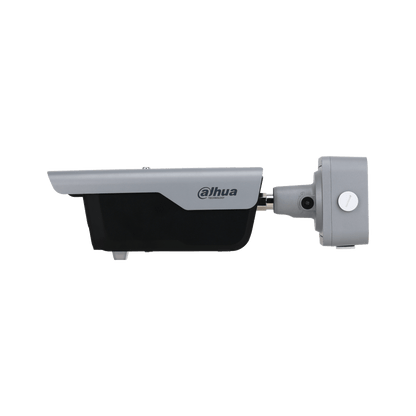 Grijze Dahua 4MP ANPR beveiligingscamera met zonnekap, verstelbare beugel en robuust design voor kentekenherkenning.