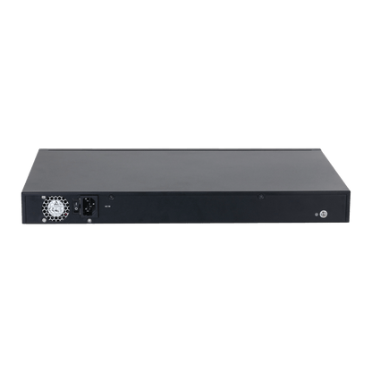 Zwarte achterzijde van Dahua LR2218-16ET-240-V2 switch met stroomaansluiting, aan-uitschakelaar en koelventilator.