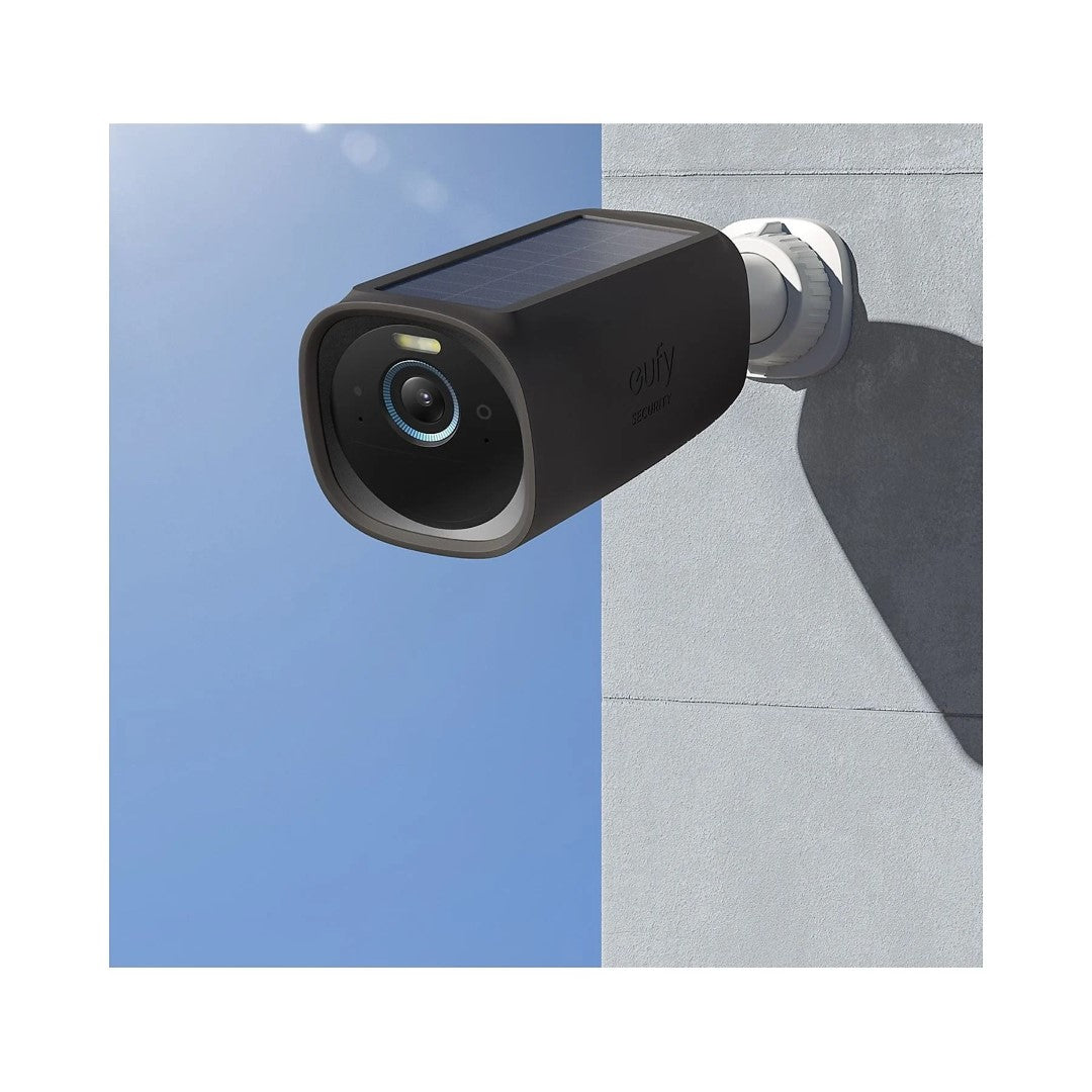 Zwarte EufyCam 3 S330 beschermhoes voor onopvallende bewaking en UV-bescherming.