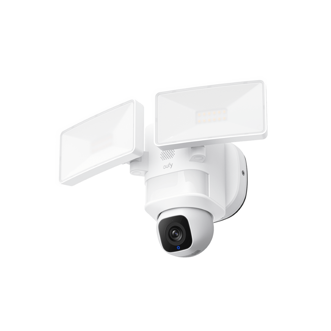Witte Eufy Floodlight Camera E30 met 2K-camera, verstelbare LED-schijnwerpers en 360 graden pan-tilt design.