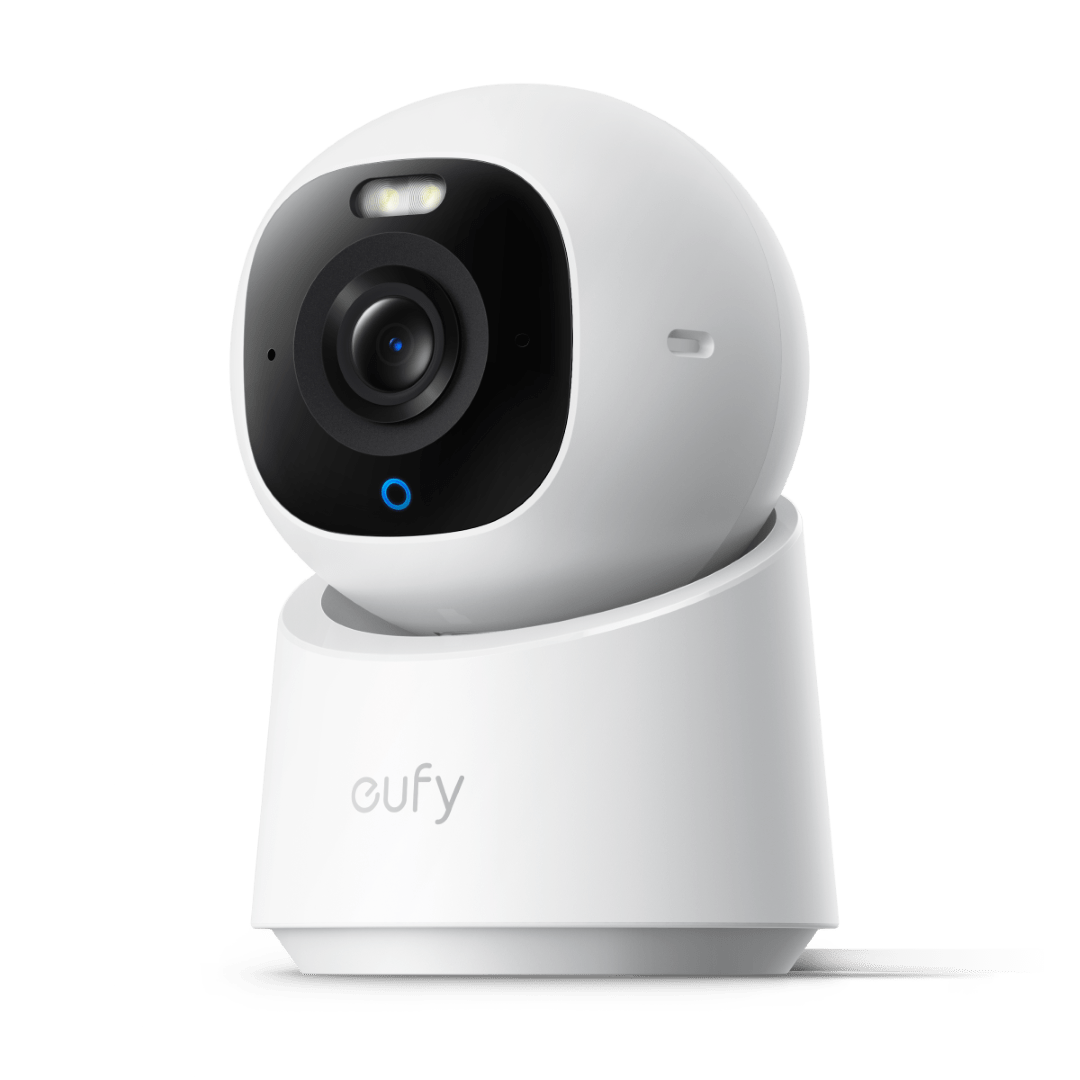 Witte Eufy Indoor Cam E30 4K beveiligingscamera met draaibare lens en zwart frontpaneel voor binnenshuis.