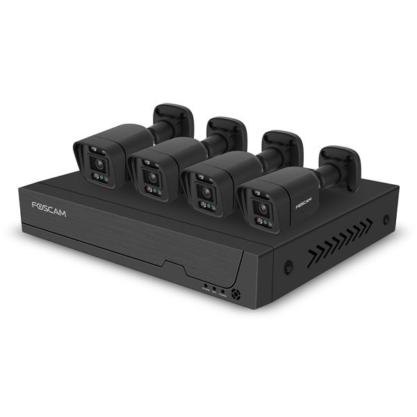 Zwarte Foscam PoE NVR-set met vier 5MP bullet camera's en 2TB harde schijf voor buitenbeveiliging.