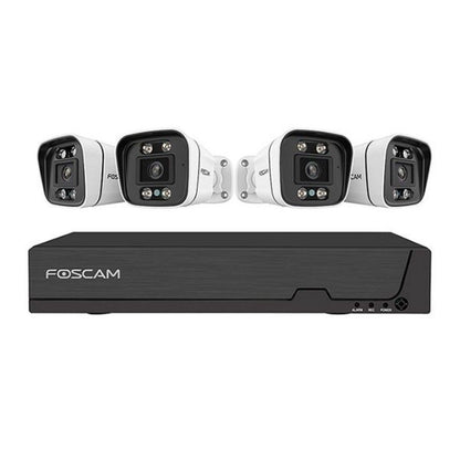 Foscam 4K PoE bewakingsset met zwarte NVR en vier witte bullet camera's voor buitenbeveiliging.