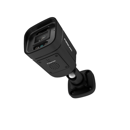 Zwarte Foscam 4K PoE bullet camera met infrarood nachtzicht en verstelbare muurbeugel voor buitenbeveiliging.