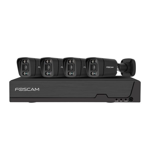 Zwarte Foscam 4K PoE bewakingsset met NVR en vier bullet camera's voor buiten.