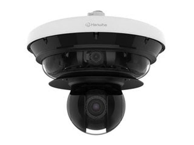 Witte Hanwha multi-sensor panorama dome camera met geïntegreerde zwarte PTZ-lens voor grootschalige bewaking.
