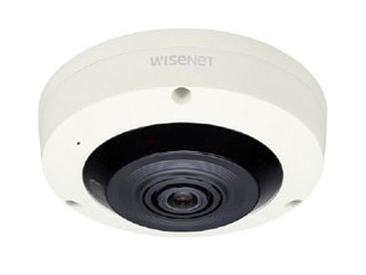 Witte Hanwha Wisenet 6MP fisheye beveiligingscamera met compact rond design voor 360 graden plafondmontage.