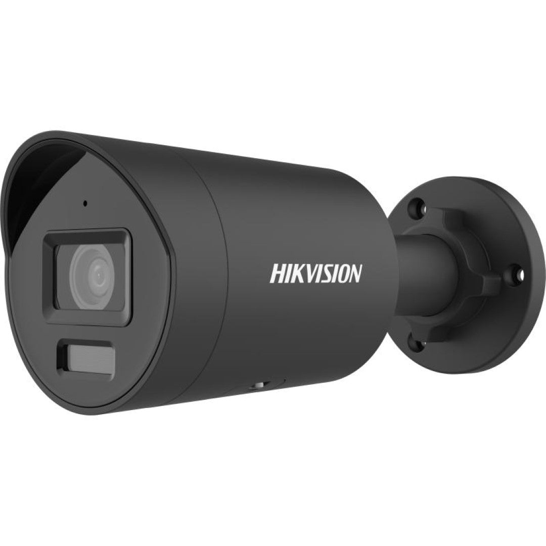 Zwarte Hikvision 4MP AcuSense bullet beveiligingscamera met 2.8mm lens en wandmontagebeugel.