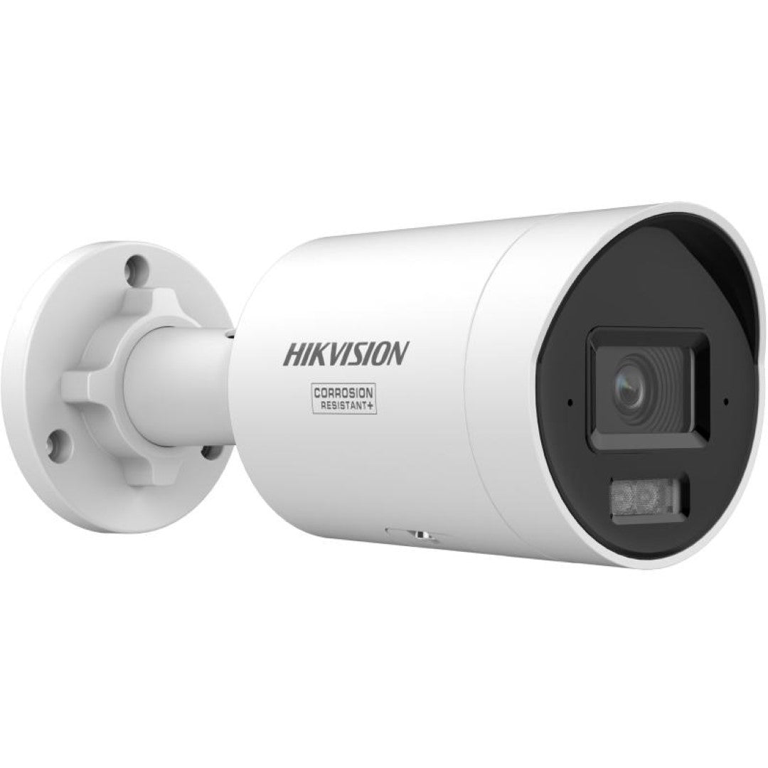 Witte Hikvision 8MP ColorVu bulletcamera met anti-corrosie behuizing en 4mm lens voor 24/7 kleurrijke 4K-beveiligingsbeelden.