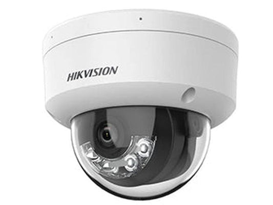 Witte Hikvision ColorVu dome camera met 4MP lens, stroboscoop en ingebouwde microfoon voor actieve afschrikking.