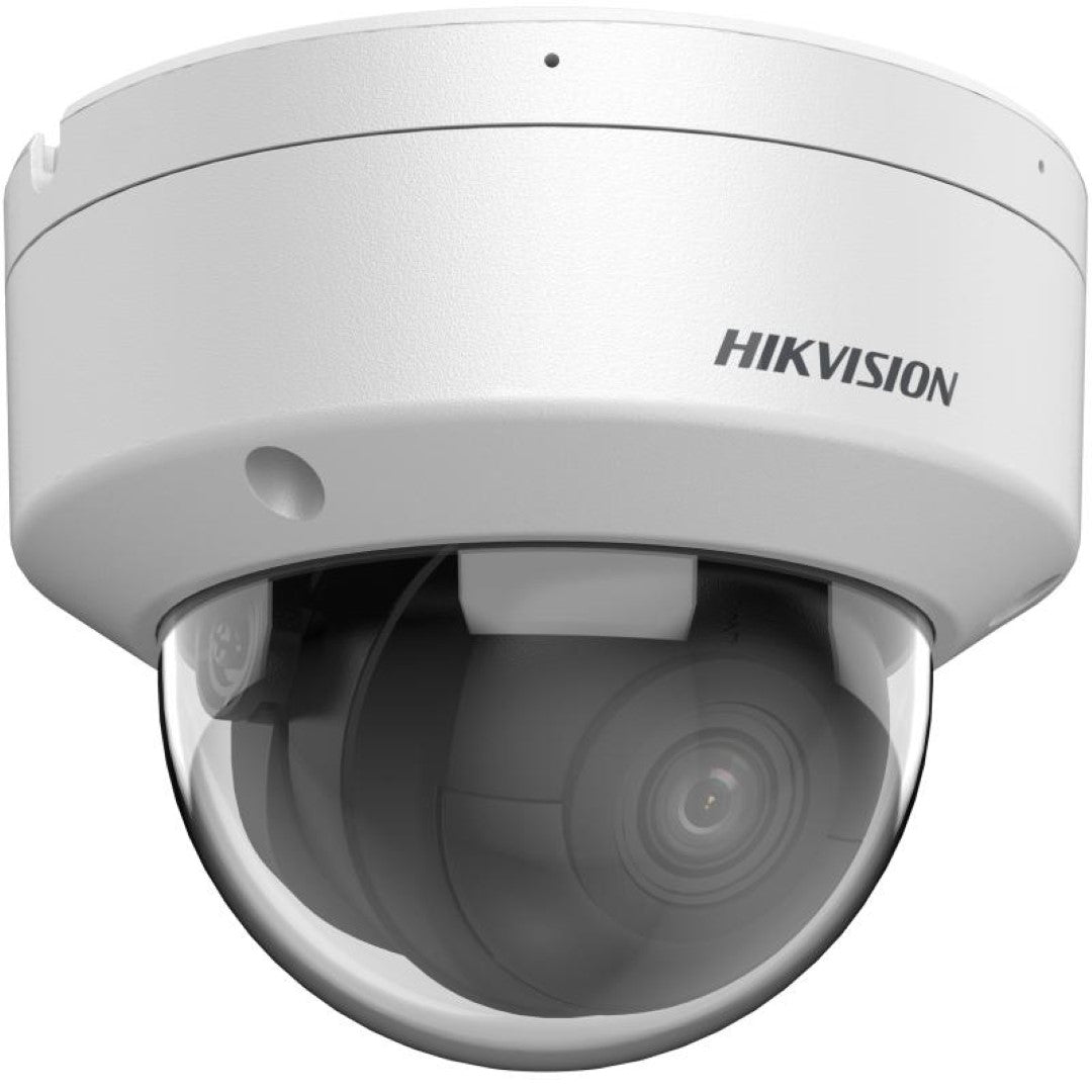Witte Hikvision 8MP AcuSense dome beveiligingscamera met transparante koepel en 2.8mm lens voor 4K bewaking.