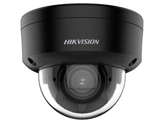 Zwarte Hikvision 4MP AcuSense domecamera met varifocale lens en beschermende koepel voor professionele buitenbeveiliging.