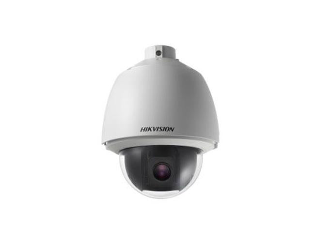 Witte Hikvision PTZ speed dome camera met 25x optische zoom en robuuste IP66 behuizing voor professionele beveiliging.