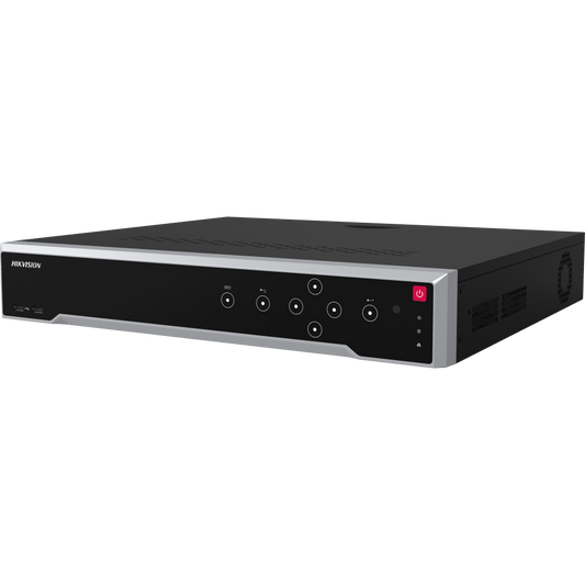 Zwarte Hikvision 32-kanaals Ultra NVR met zilverkleurige rand, bedieningspaneel en USB-poort aan de voorzijde.