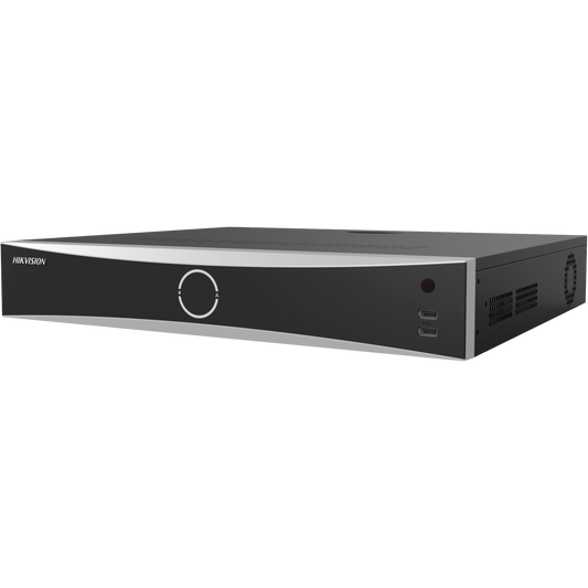 Zwarte Hikvision 32-kanaals AcuSense NVR met zilveren voorpaneel, USB-poorten en ventilatieroosters aan de zijkant.