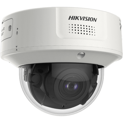 Witte Hikvision DeepinView domecamera met varifocale lens, microfoon en robuuste behuizing voor buitenbeveiliging.