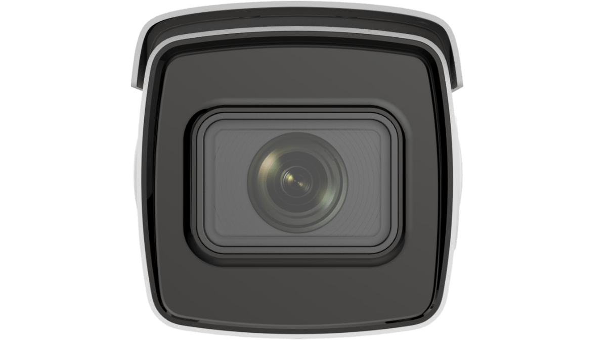 Hikvision DeepinView 4MP ANPR bullet camera met varifocale lens in robuuste witte behuizing.
