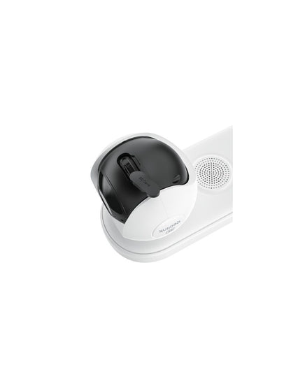 Witte Reolink B660 PTZ-buitencamera met zwarte lensbehuizing en zichtbaar SD-kaartslot op een witte montageplaat.