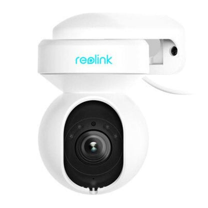 Witte Reolink E560-W 8MP WiFi 6 PTZ dome camera met zwarte lens en spotlight voor slimme beveiliging.