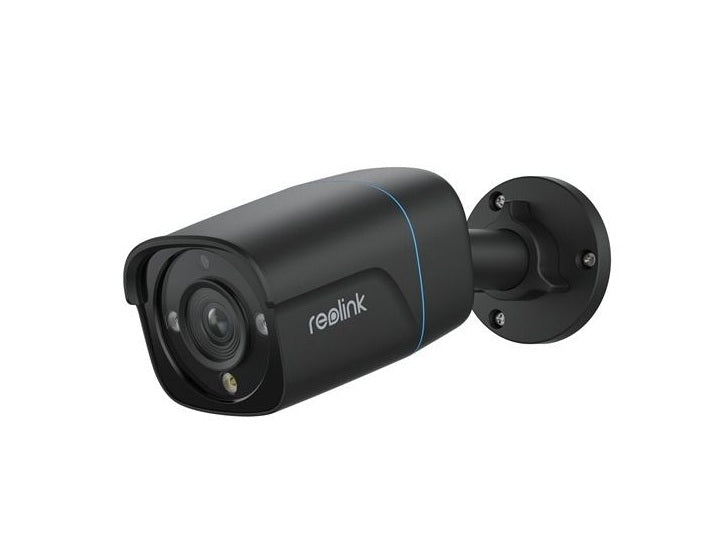 Zwarte Reolink P330 8MP PoE bullet beveiligingscamera met spotlight voor buiten.