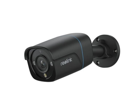 Zwarte Reolink P330 8MP PoE bullet beveiligingscamera met spotlight voor buiten.