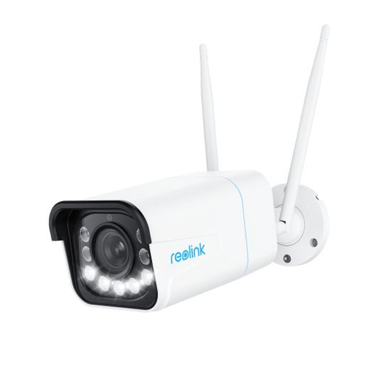 Witte Reolink W430 8MP bullet buitencamera met dubbele WiFi-antennes, spotlight en 5x optische zoom.