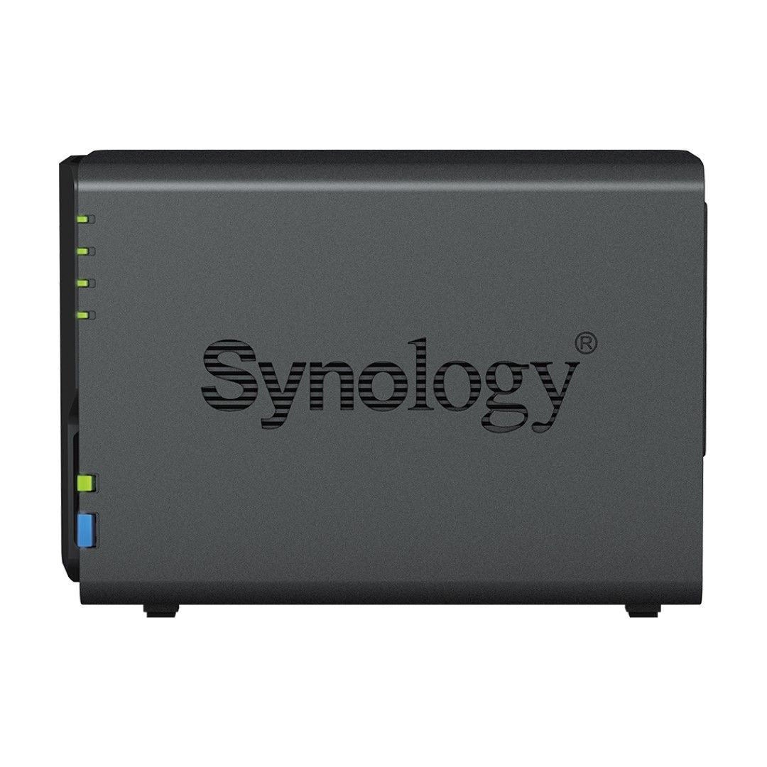 Zwarte Synology DiskStation DS223 2-bay NAS met statuslampjes en USB-poort aan de voorzijde.