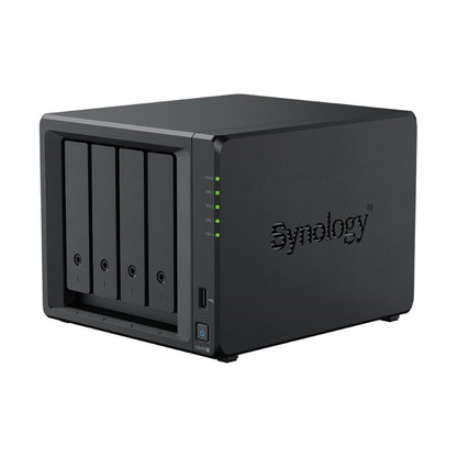 Zwarte Synology DiskStation 4-bay NAS met vier schijfslots, statuslampjes en USB-poort aan de voorzijde.
