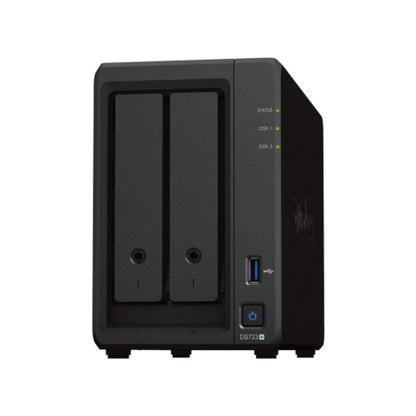 Zwarte Synology DiskStation 2-bay NAS met twee schijfslots, statuslampjes, USB-poort en aan-uitknop op witte achtergrond.