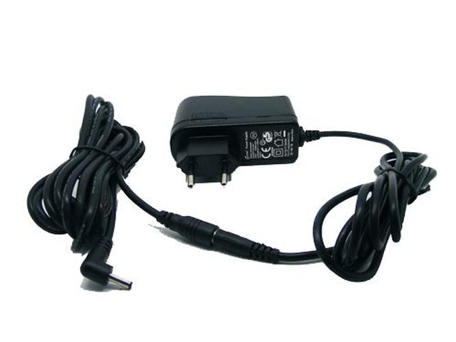 Zwarte 3 meter Foscam 5V verlengkabel met stroomadapter en haakse connector.